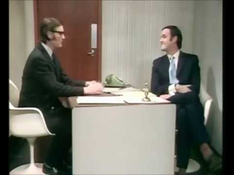 Видео: Летающий цирк Монти Пайтон-спор