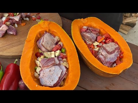 Видео: Помпейская печь снова нас удивила, так запекла фаршированную тыкву rfr