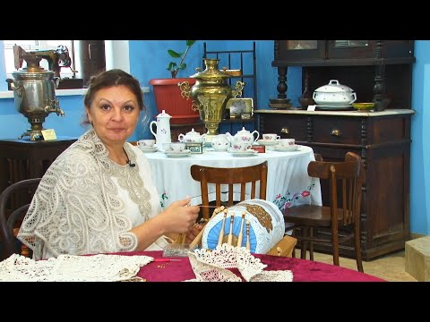 Видео: "Игры узоров" - основы техники вологодского кружева на примере браслета (Бийское телевидение)
