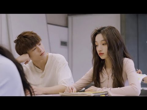 Видео: Он всегда защищает ее/Сладкая и милая история любви❤️