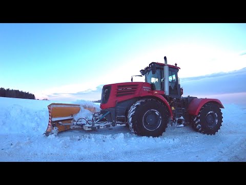 Видео: Трактор Кировец К-739 ст и ХТЗ Т-150к. Метель. Уборка снега. Чистка снега.