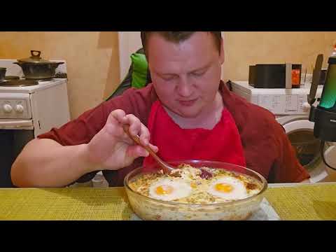 Видео: Мукбанг. Пельмени с обжаркой в сливочной заливке с сыром и зеленью.