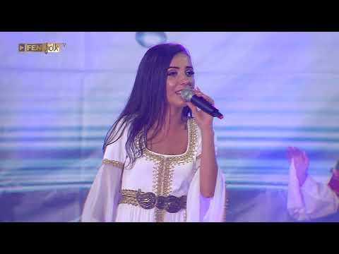 Видео: АТИ МОЛОВА - Моме, моме, малкай моме