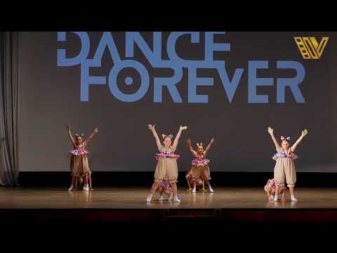 Видео: Pop dance - MOUSE. Choreographic Ensemble CRYSTAL. Choreography / Эстрадный танец  МЫШКИ-НОРУШКИ.