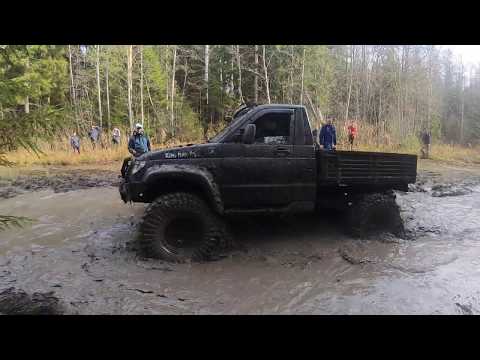 Видео: Уазы в луже