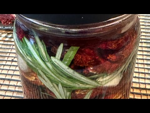 Видео: Լոլիկի չիրը ձիթայուղի մեջ-սա փորձել է պետք,անչափ համեղ տարբերակ-сушеные помидоры в оливковом масле