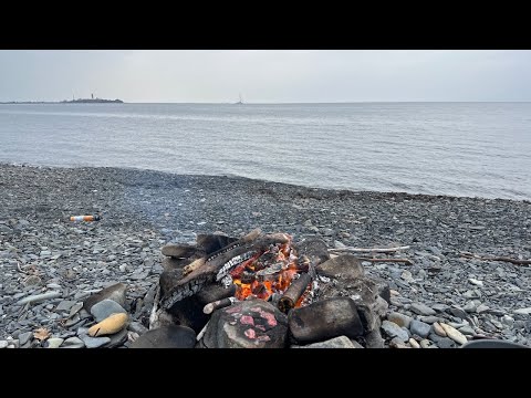 Видео: Звук костра и шум морского прибоя Прямая трансляция Стрим прямые эфиры и трансляции