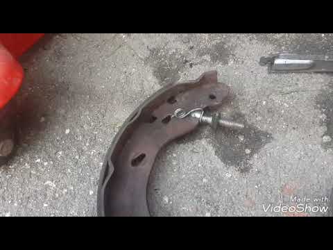 Видео: Smart 451 замена задних колодок