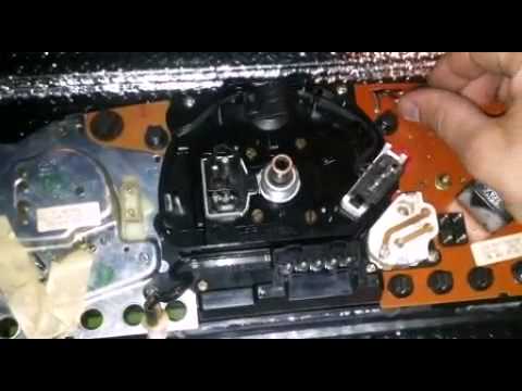 Видео: М.Б w124 замена лампочки в приборной панели на LED