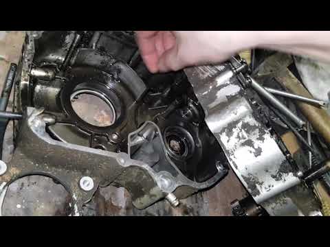 Видео: Почему клинит мотор на мопеде альфа. Самая популярная причина