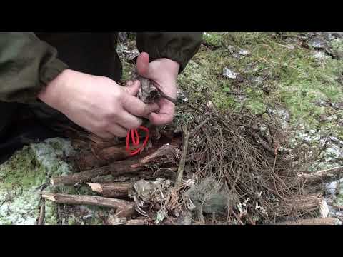 Видео: Растопки для костра. Жгу резину и оргстекло:)