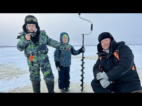 Видео: ✅УНА 2023 | РЫБАЛКА НА НАВАГУ🎣🐟🐟🐟| ВЫЕЗД С ДЕТЬМИ😁 #рыболов_севера #навага #рыбалканасевере