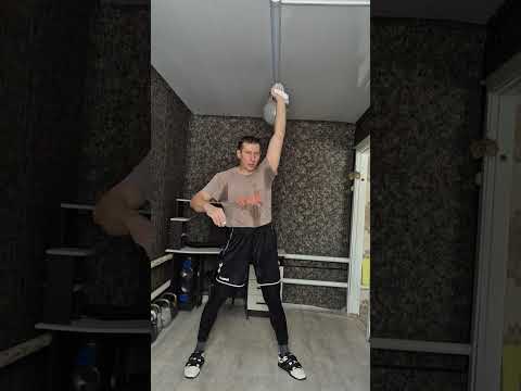 Видео: Гиря 32кг рывок 2 подхода по 5мин: левая 94раза (10мин отдых) правая 81раз. (06.11.2025)