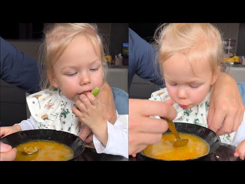 Видео: Ольга Орлова показала как любимый папа кормит дочку Анютку!