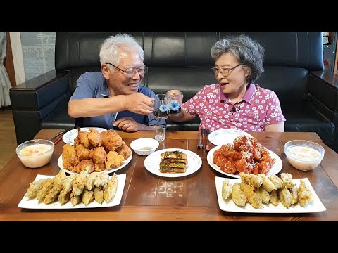 Видео: Приготовление дедушкиной курицы (жареная курица, курица с приправами, жареный кр) Рецепт для бабушки