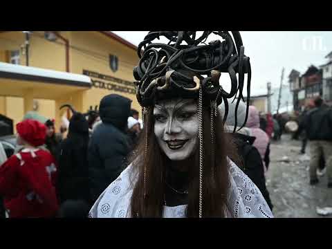 Видео: Вевчани не е Венеција ама има гондола, Мијалков од Монако на карневал, Груби игра фудбал