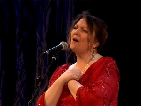 Видео: Евгения Смольянинова - Не брани меня, родная