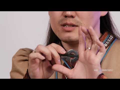 Видео: Эркин Алексеев   Саха фольклора Хомус