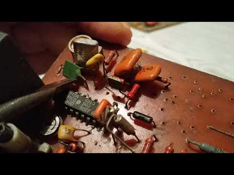 Видео: Что можно взять с плат СССР, импорта. Как снять радиодетали, демонтаж.