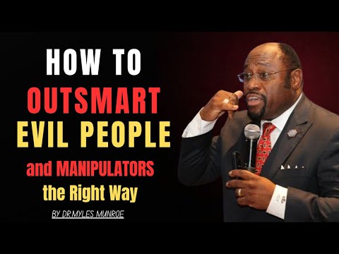 Видео: Как правильно перехитрить злодеев и манипуляторов | Доктор Майлз Монро. #Мотивационная Речь