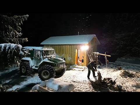 Видео: ОДИН В ЛЕСУ! ВОЛКИ РЯДОМ! СПАСАЮ КАБАНА! Привёз  снегоуборщик Kettama ECO 440B