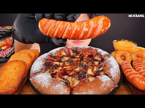Видео: сырная пицца и колбаса, острая лапша CHICAGO PIZZA 🍕 FIRE NOODLES SAUSAGE EATING ASMR MUKBANG