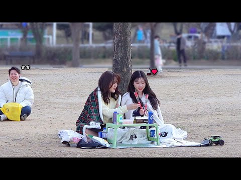 Видео: Розыгрыш девушек с цветами♥