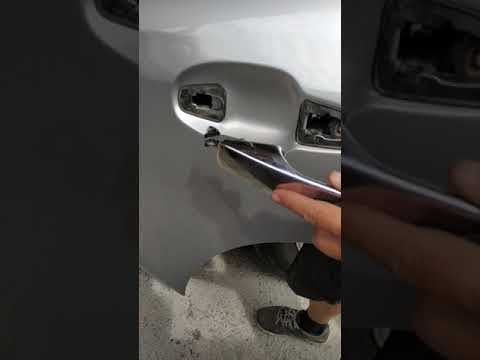 Видео: Land Cruiser 200 Как просто снять заднюю дверную ручку.