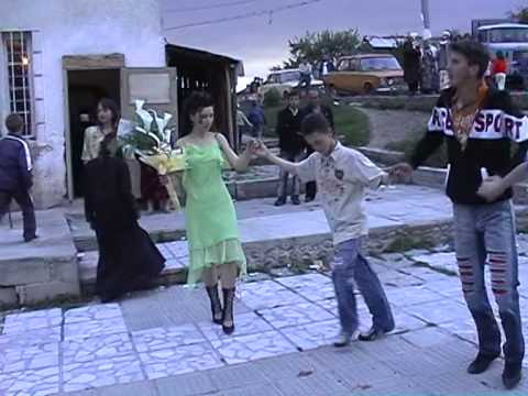 Видео: Абитуриентски бал на 8 клас село Конарско Випуск 2006 Диск 2 Част 4