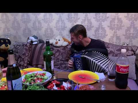 Видео: Алексей Симонов «Ехали цыгане не догонишь»