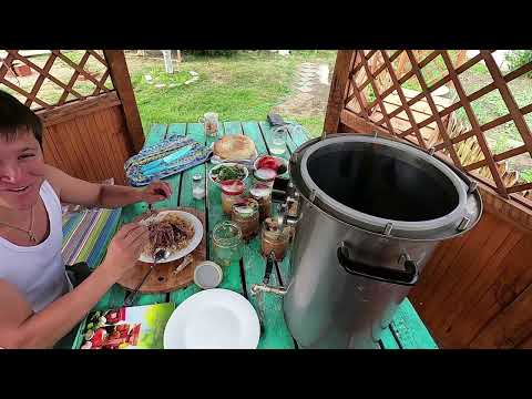 Видео: Жизнь после переезда в Деревне Глубинке Урала, Жизнь с чистого листа. Приготовил плов в банках