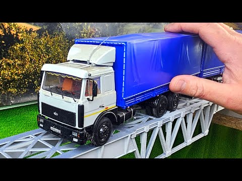 Видео: Грузовики проезжают старый мост! Кто упадет? Про машинки