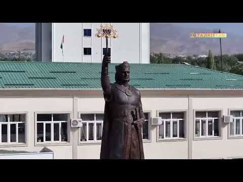 Видео:  муҳтарам Эмомалӣ Раҳмон дар маркази ноҳияи Файзобод майдони Парчами давлатиро ифтитоҳ намуданд 2025