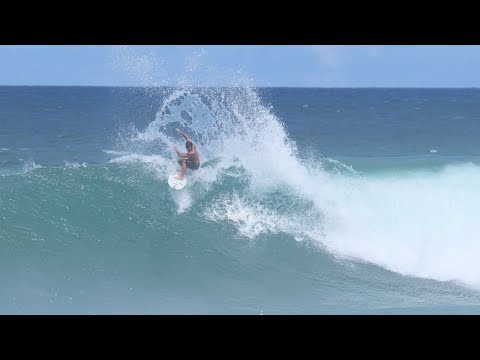 Видео: Шелдон Пэйшон Серфс Халейва