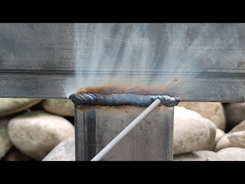 Видео: технология сварки в горизонтальном положении на тонких квадратных трубах | дуговая сварка для начина