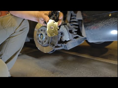 Видео: Замена задних тормозных колодок на W213 рестайлинг