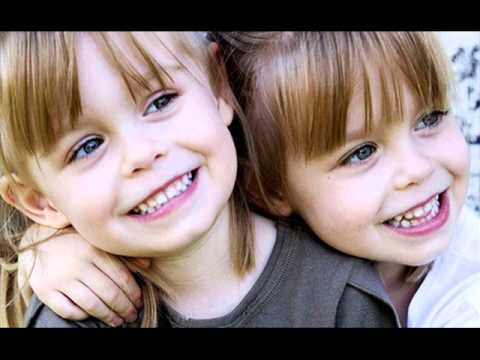 Видео: ДВЕ ПОЛОВИНКИ (близнецы)