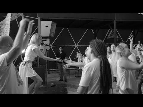 Видео: Катя Чехова - В клубе погасли огни (Official Video)