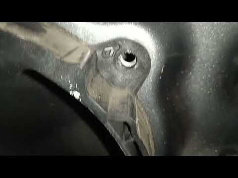 Видео: Течь воды в салон Рено Аркана.