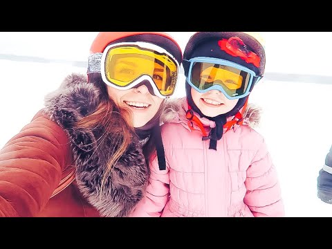 Видео: vlog Выходные в гольф клубе, скамья на кухню, малиновый пирог  - Senya Miro