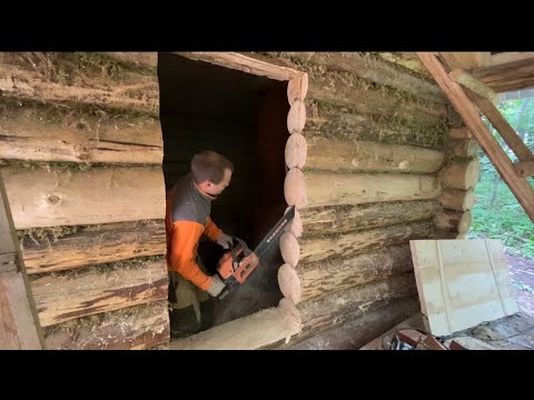 Видео: Изба. Делаем потолок. Устанавливаем дверь