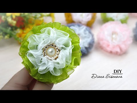Видео: Резинки для волос из органзы. МК. Канзаши. / DIY. Kanzashi. Ribbon flowers.