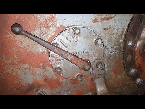 Видео: Четверг урожая. Замена сальника рычага отбора мощности Massey Ferguson 35.
