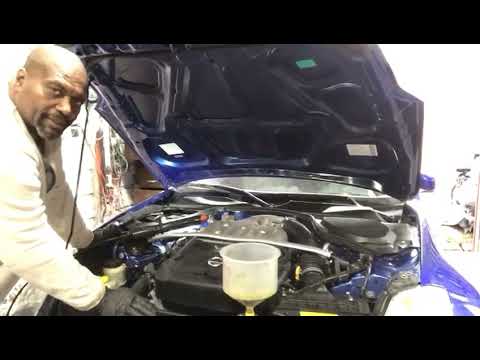 Видео: Как прокачать систему охлаждения на Nissan 350Z и Infiniti G35