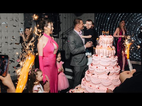 Видео: ДЕНЬ РОЖДЕНИЯ НАСТИ! Муж написал песню для любимой?!