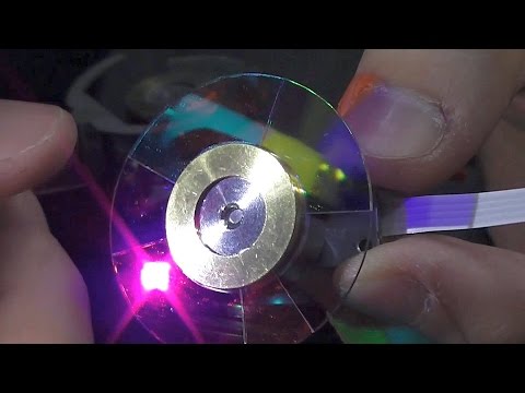 Видео: Сломано цветовое колесо. Проектор Acer P1203. Замена цветового колеса