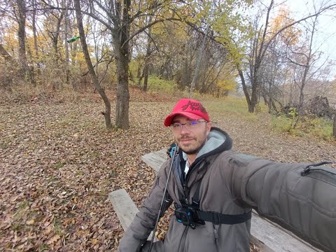 Видео: Спиннинговая рыбалка с берега щука и окуня. Чем больше ходишь, тем больше найдешь. Ноги кормят )))