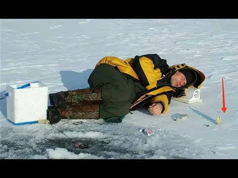 Видео: Смешные случаи на рыбалке / Приколы на рыбалке / Зимняя рыбалка / Шок рыбалка