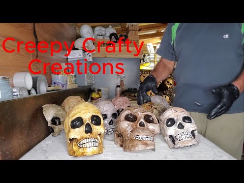 Видео: Урок по созданию черепа из молочного кувшина. Часть 2 (Покраска и состаривание)