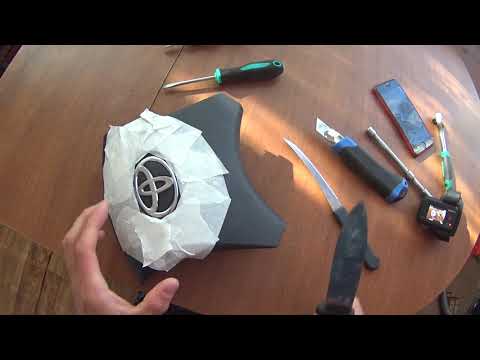 Видео: Снятие, покраска и установка эмблемы руля Camry 40.